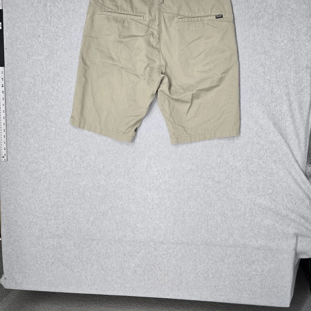 Volcom Men Shorts 36 Khaki Chino Twill Vmonty Short Button 10